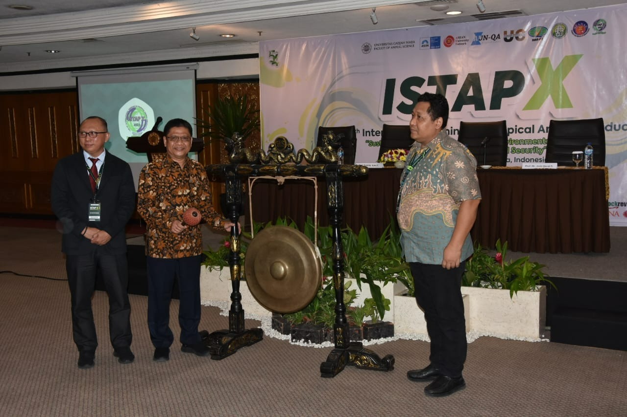 ISTAP-X Fapet UGM Bahas Produktivitas Ternak, Jejak Lingkungan, dan Pangan Halal